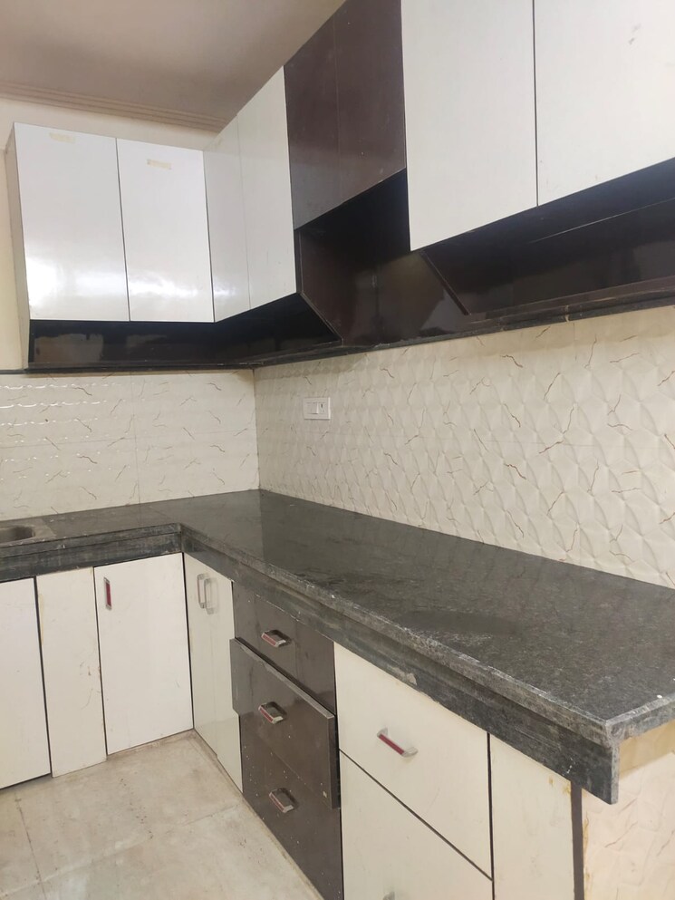 Kitchen, govindpuri 2 Bedroom 60 Sq.Yd. Builder Floor In Govindpuri Delhi 9634609