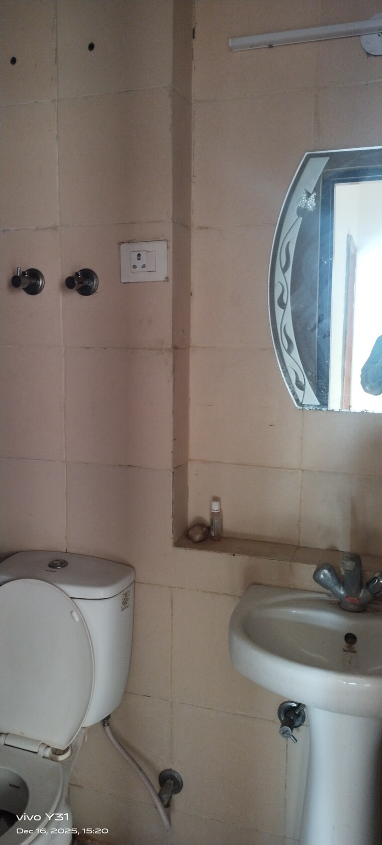 Bathroom, mahagun-mywoods 2 Bedroom 1100 Sq.Ft. Apartment In Sector 16c Greater Noida Greater Noida 9635140