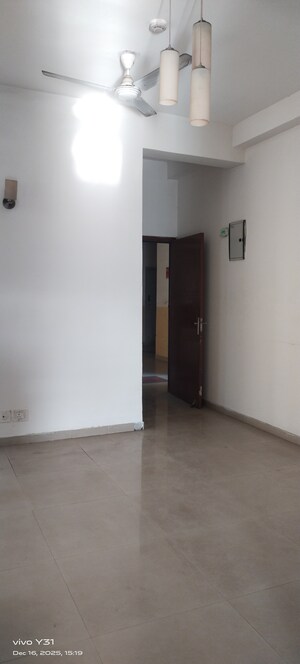 Room in 2 BHK Apartment at Mahagun Mywoods, Sector 16c Greater Noida – for Rent