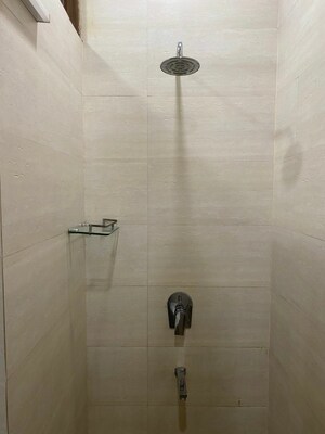 Attached Bathroom in 3 BHK Builder Floor at New Rajinder Nagar – for Rent