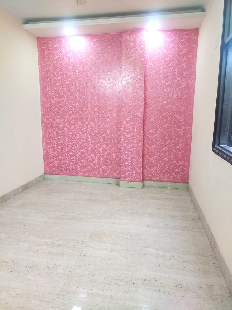 Room, govindpuri 2 Bedroom 60 Sq.Yd. Builder Floor In Govindpuri Delhi 9635060