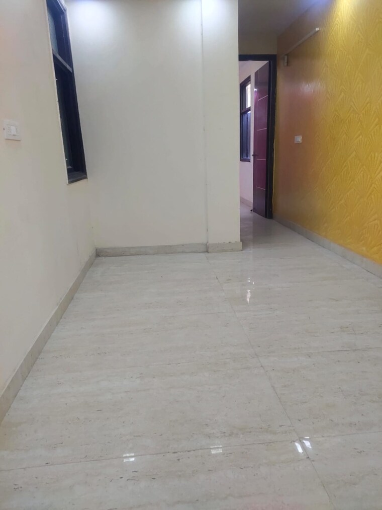 Room, govindpuri 2 Bedroom 60 Sq.Yd. Builder Floor In Govindpuri Delhi 9635060