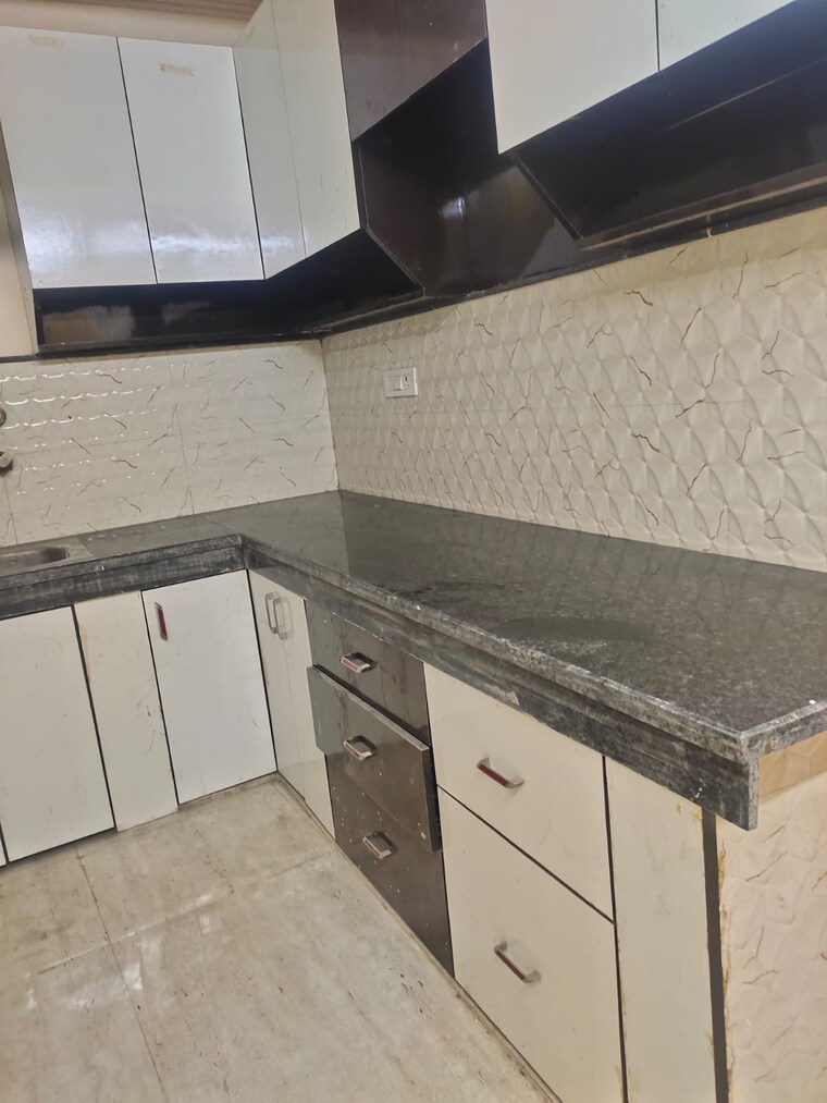 Kitchen, govindpuri 2 Bedroom 60 Sq.Yd. Builder Floor In Govindpuri Delhi 9635060