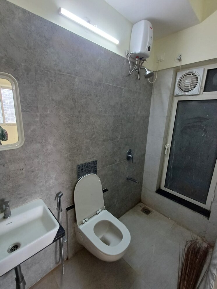 Bathroom, omkar-signet 2 Bedroom 603 Sq.Ft. Apartment In Malad East Mumbai 9635168