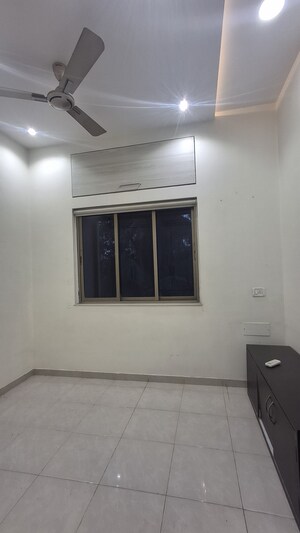 Room in 3 BHK Apartment at Bredco New Viceroy Park , Kandivali East – for Sale