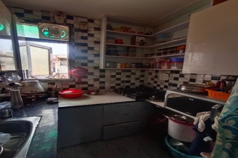 Kitchen, govindpuri 2.5 Bedroom 61 Sq.Yd. Builder Floor In Govindpuri Delhi 9635159