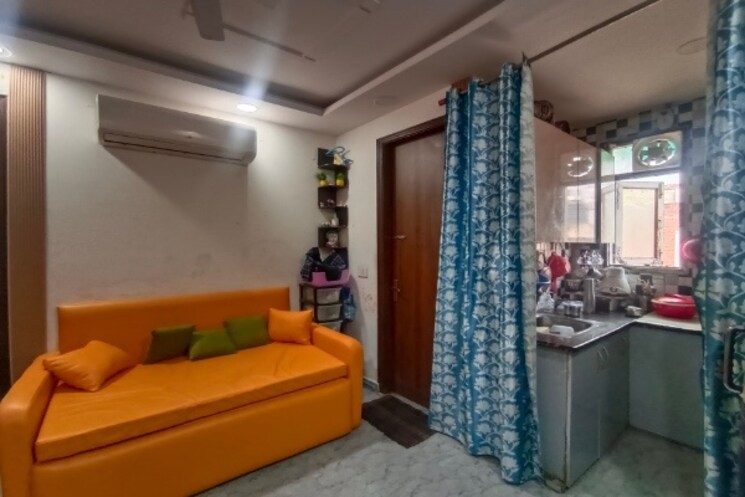 Living Room, govindpuri 2.5 Bedroom 61 Sq.Yd. Builder Floor In Govindpuri Delhi 9635159