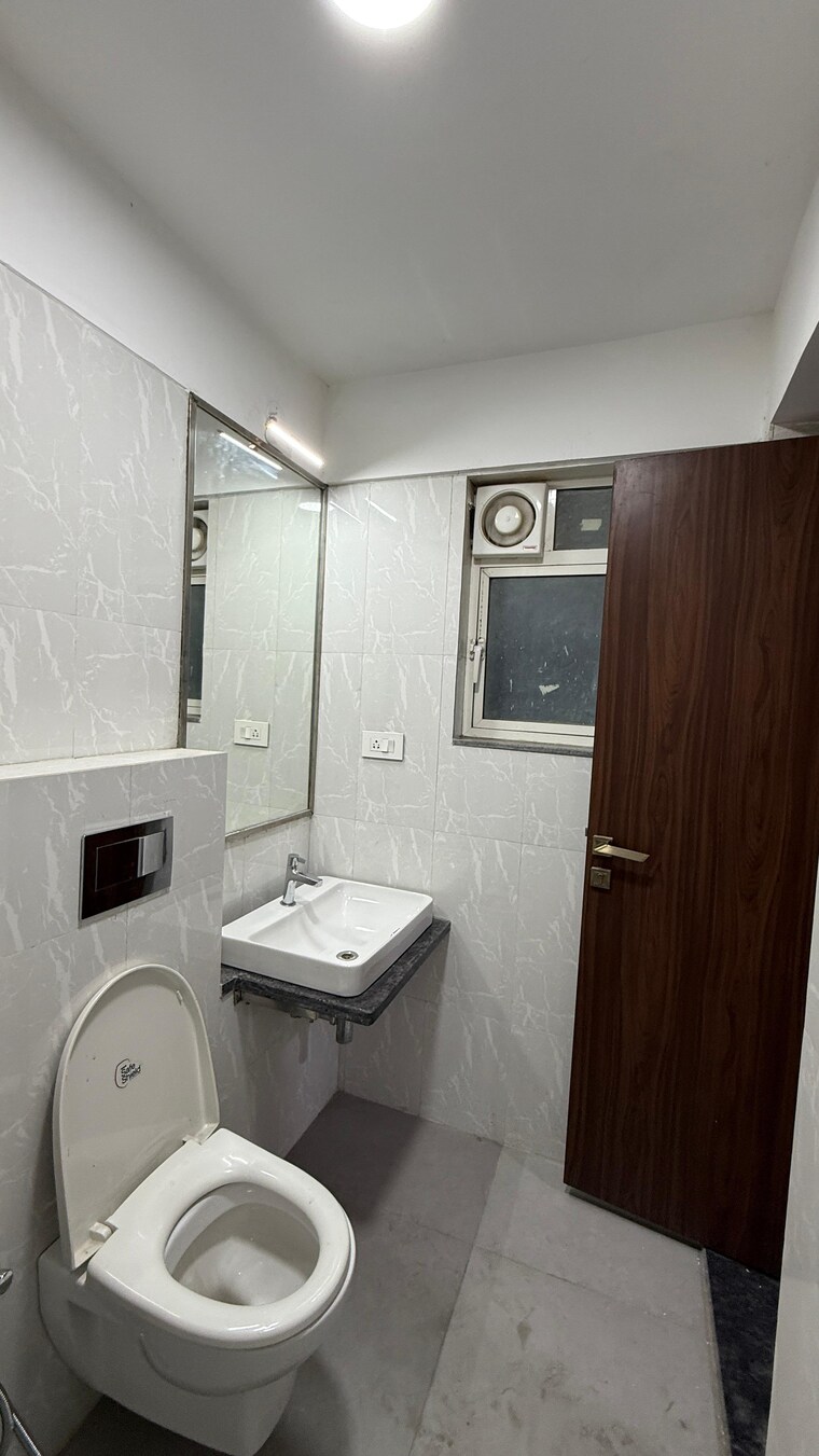 Bathroom, omkar-ananta 2 Bedroom 1031 Sq.Ft. Apartment In Goregaon East Mumbai 9635216
