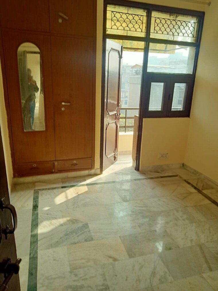 Room, the-nav-sanjivan-cghs 3 Bedroom 1800 Sq.Ft. Apartment In Sector 12 Dwarka Delhi 9635178