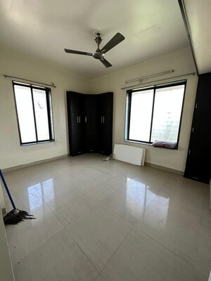 Room in 2 BHK Apartment at Saket CHS Kothrud, Kothrud – for Sale