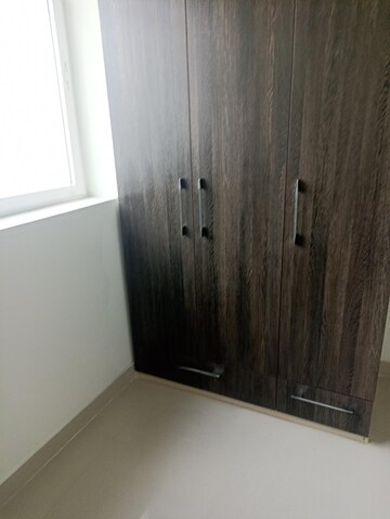 Room in 3 BHK Apartment at Amrapali Crystal Homes, Sector 76 – for Sale