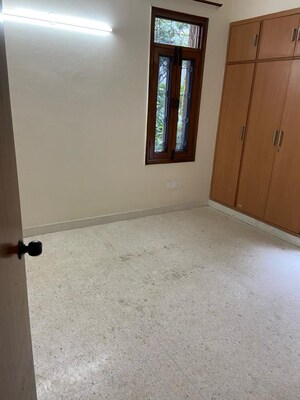 Room in 3 BHK Apartment at Sector 13 Dwarka – for Rent