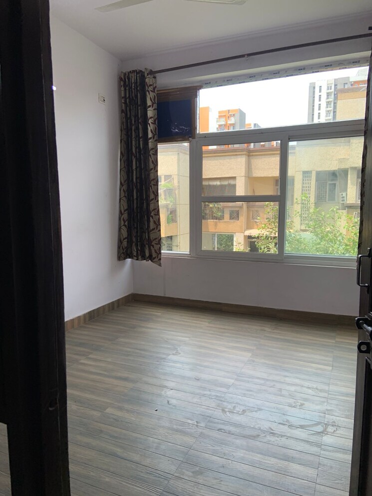Room, dwarka 3 Bedroom 1550 Sq.Ft. Apartment In Dwarka Delhi 9635288