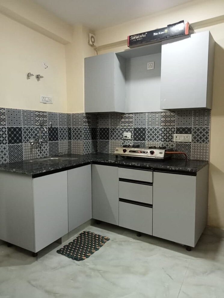 Kitchen, paryavaran complex 1 Bedroom 505 Sq.Ft. Builder Floor In Paryavaran Complex Delhi 9635289
