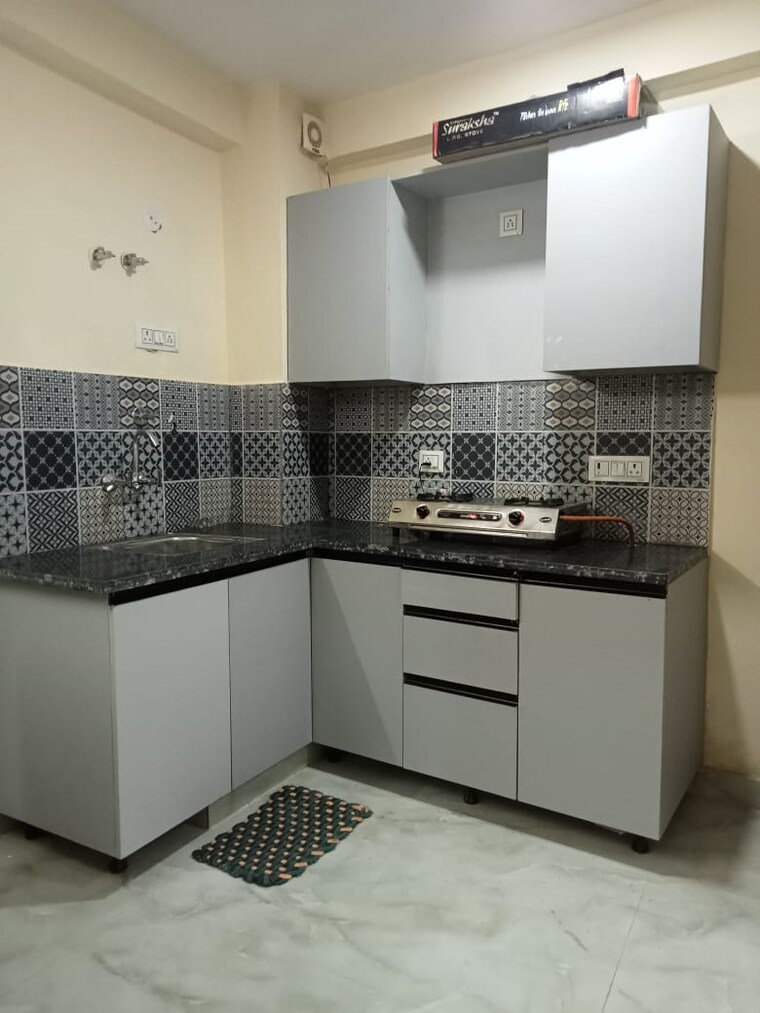 Kitchen, paryavaran complex 1 Bedroom 505 Sq.Ft. Builder Floor In Paryavaran Complex Delhi 9635289