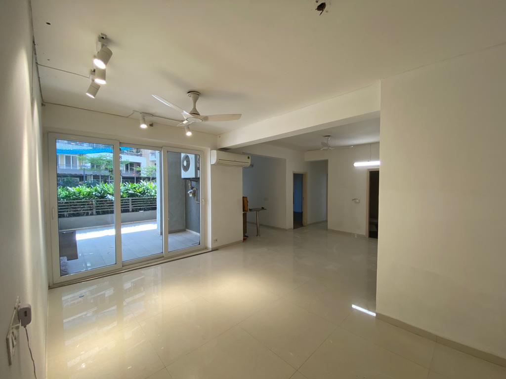 3.5 BHK + Pooja Room Apartment For Sale in Tata Primanti-Tower Residences