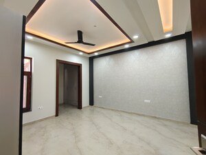 Room in 3 BHK Builder Floor at Sector 84 – for Sale