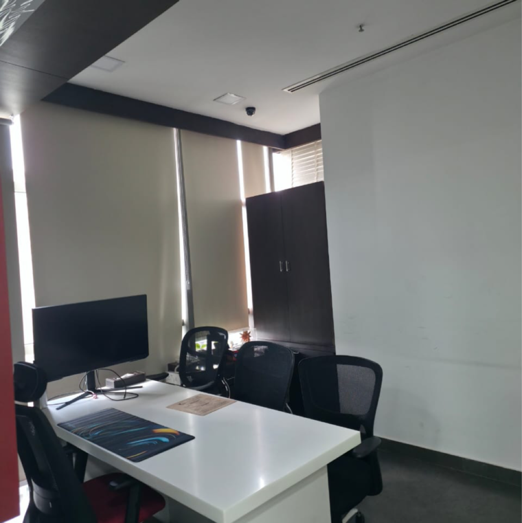 Team Area, spaze-itech-park Commercial Office Space 1000 Sq.Ft. In Sispal Vihar Gurgaon 9635320