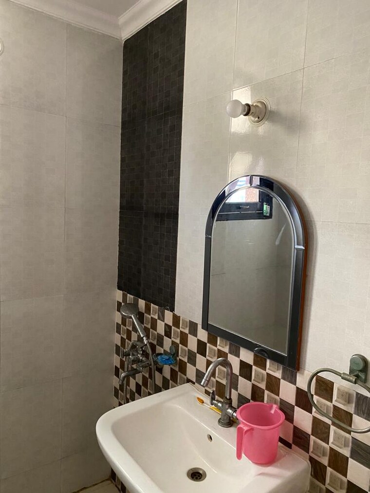 Attached Bathroom, sector 13 dwarka 3 Bedroom 1650 Sq.Ft. Apartment In Sector 13 Dwarka Delhi 9635391