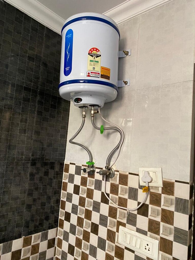 Bathroom, sector 13 dwarka 3 Bedroom 1650 Sq.Ft. Apartment In Sector 13 Dwarka Delhi 9635391