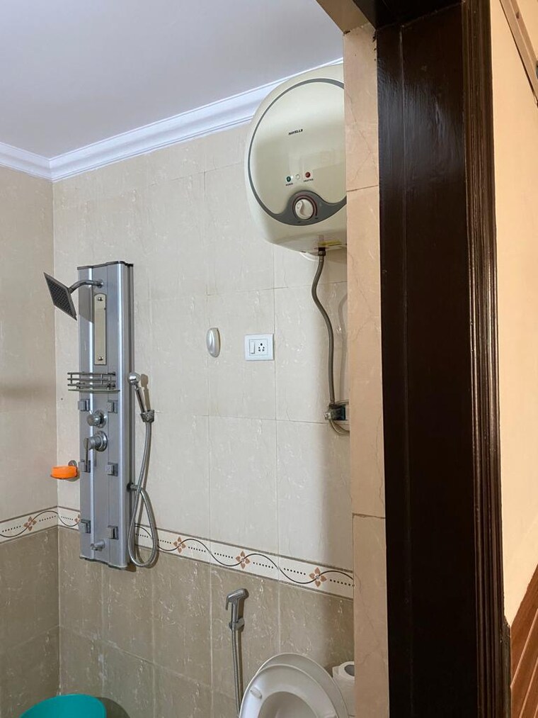 Bathroom, sector 13 dwarka 3 Bedroom 1650 Sq.Ft. Apartment In Sector 13 Dwarka Delhi 9635391