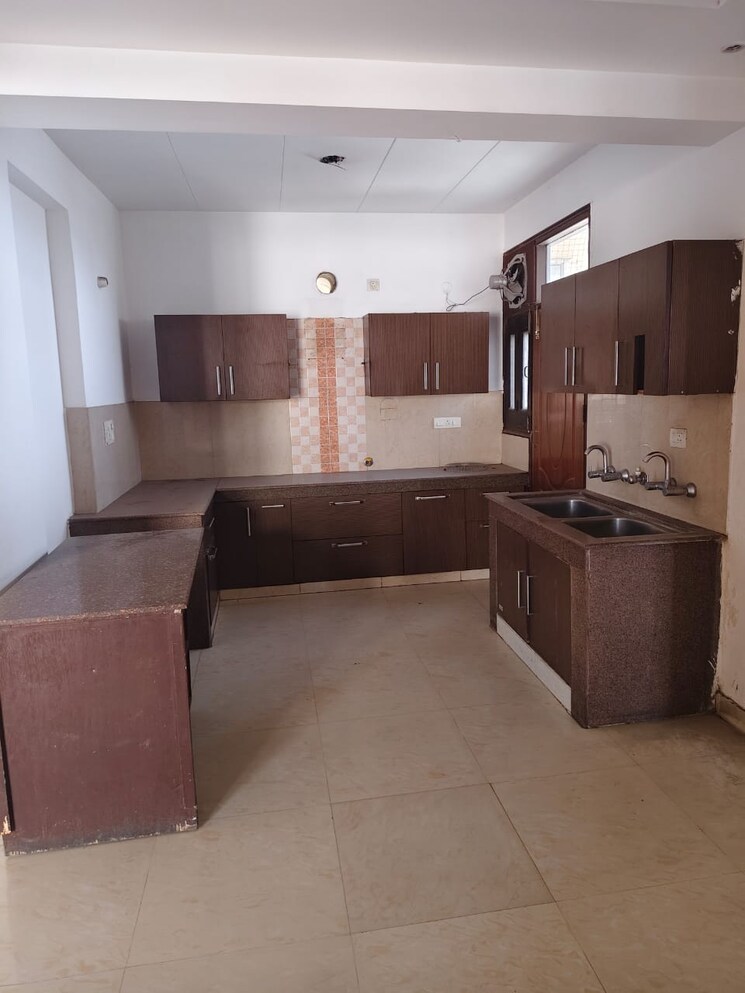 Kitchen, pir machalla 3 Bedroom 1900 Sq.Ft. Apartment In Pir Machalla Zirakpur 9635329