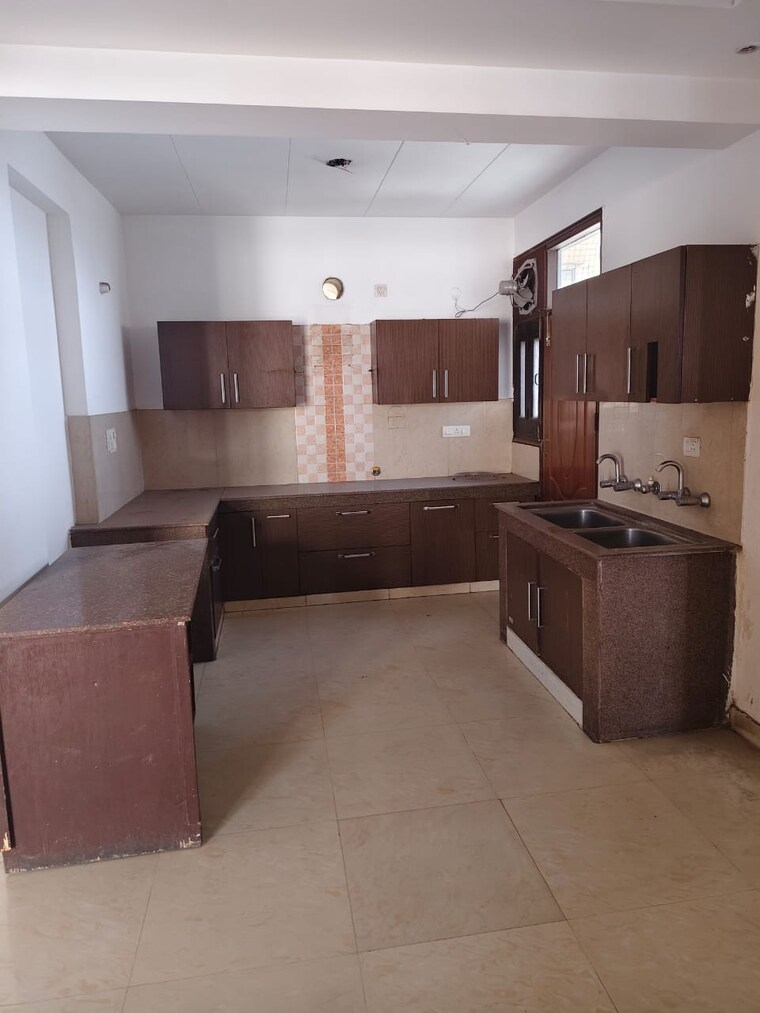 Kitchen, pir machalla 3 Bedroom 1900 Sq.Ft. Apartment In Pir Machalla Zirakpur 9635329
