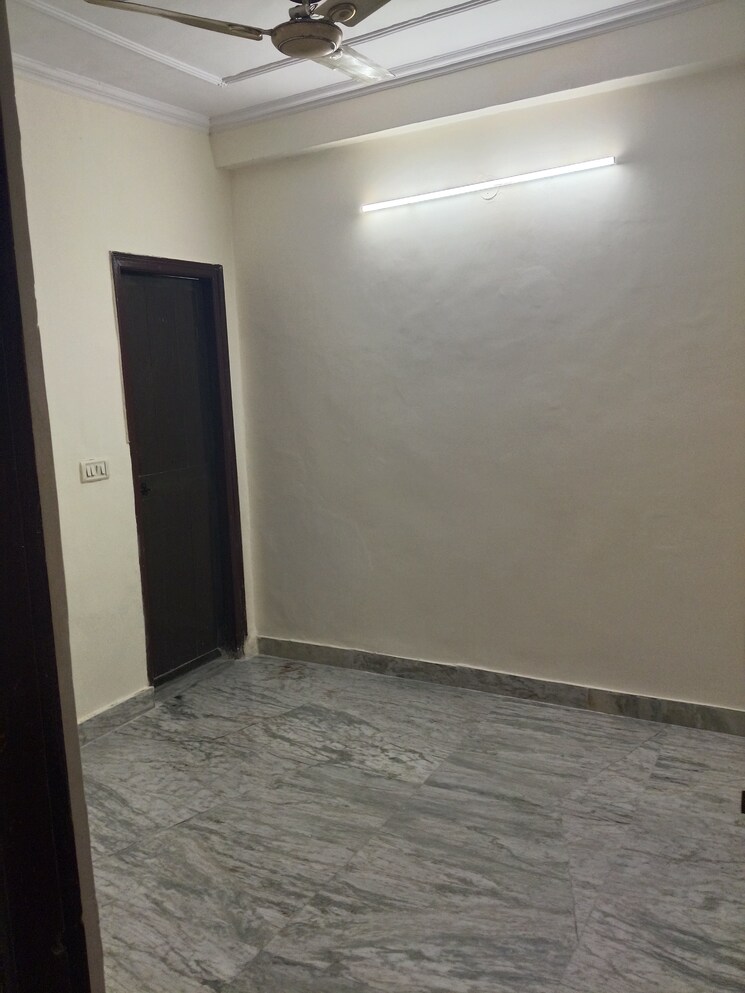 Room, malviya nagar 2 Bedroom 80 Sq.Yd. Builder Floor In Malviya Nagar Delhi 9635410