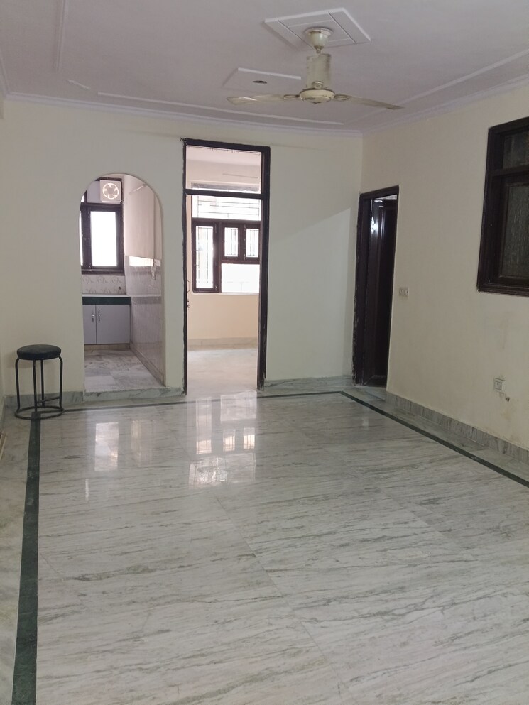Room, malviya nagar 2 Bedroom 80 Sq.Yd. Builder Floor In Malviya Nagar Delhi 9635410