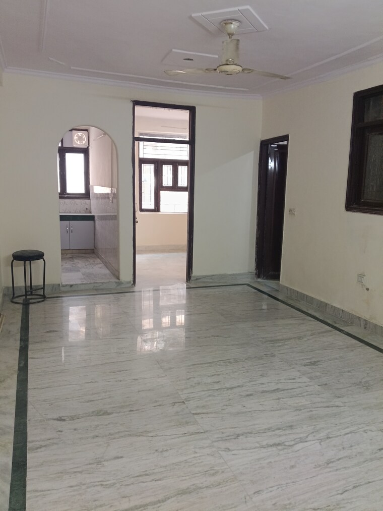 Room, malviya nagar 2 Bedroom 80 Sq.Yd. Builder Floor In Malviya Nagar Delhi 9635410