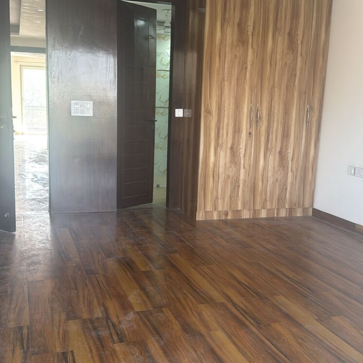 Room, palam vihar 4 Bedroom 2200 Sq.Ft. Builder Floor In Palam Vihar Gurgaon 9635467