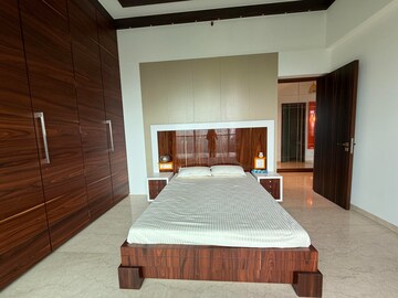 Bedroom in 5 BHK Apartment at Kalpataru One, Lower Parel – for Sale