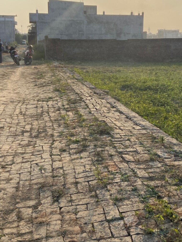 Garden, kamta  2550 Sq.Ft. Plot In Kamta Lucknow 9635458