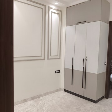 Room in 3 BHK Builder Floor at Vikas Puri – for Sale