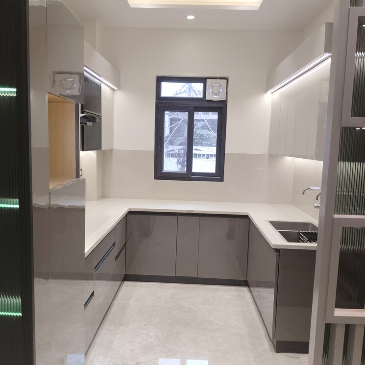 Kitchen, vikas puri 3 Bedroom 125 Sq.Yd. Builder Floor In Vikas Puri Delhi 9635486