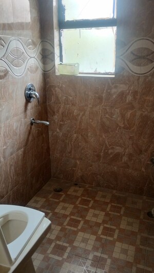 Bathroom in 1 RK Apartment at Vipul Belmonte, Sector 53 – for Rent