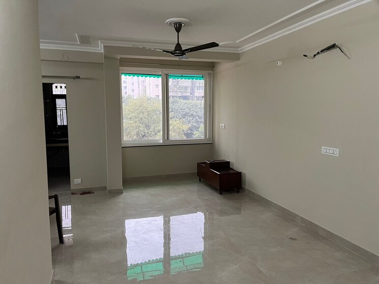 Room, sector 3 dwarka 3 Bedroom 1430 Sq.Ft. Apartment In Sector 3 Dwarka Delhi 9635465
