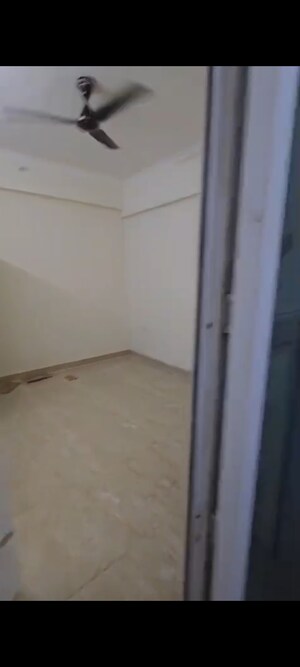 Room in 1 BHK Apartment at Gaur City 2 - 14th Avenue, Sector 16c Greater Noida – for Rent