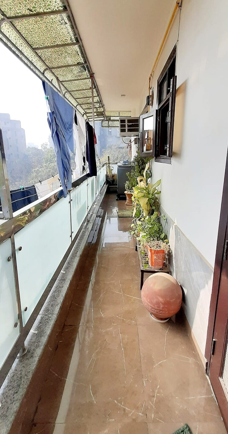Balcony, dwarka 3 Bedroom 1650 Sq.Ft. Apartment In Dwarka Delhi 9635627