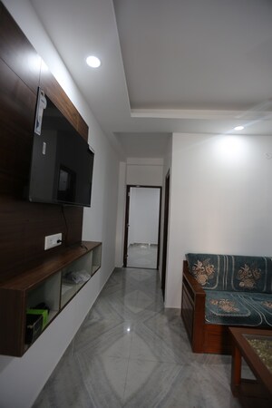 Building Lobby in 1 BHK Builder Floor at Sector 54 – for Rent