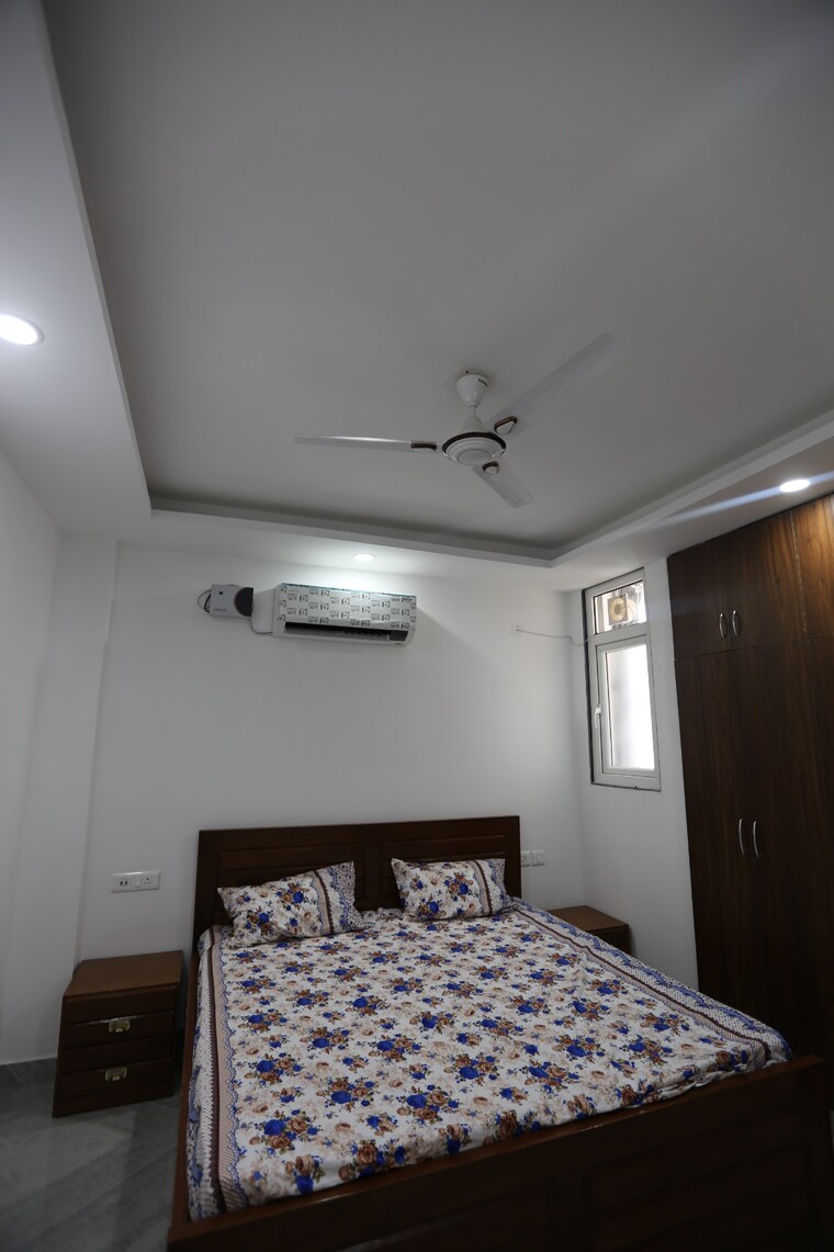 Bedroom, sector 54 1 Bedroom 600 Sq.Ft. Builder Floor In Sector 54 Gurgaon 9635604