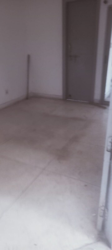 Room in 3 BHK Apartment at Sector 10 Dwarka – for Rent