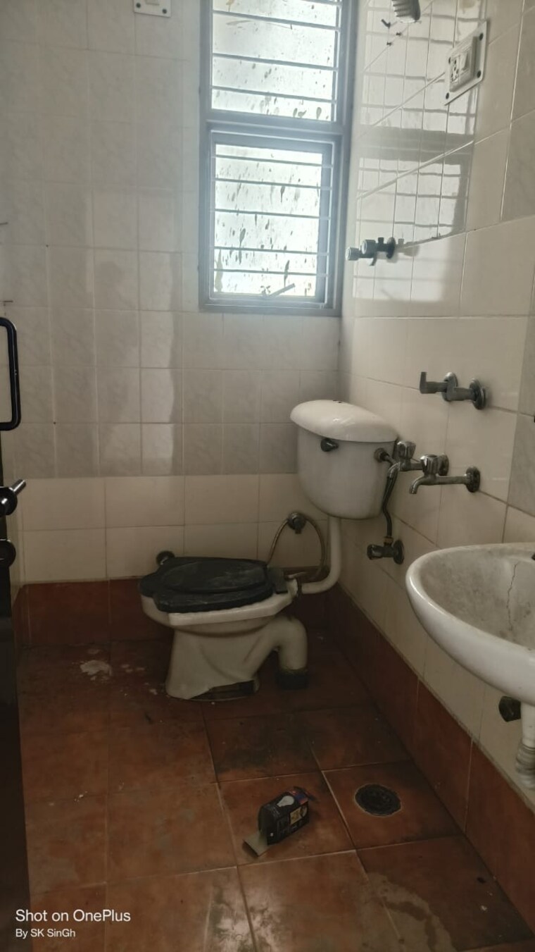 Bathroom, sector 10 dwarka 3 Bedroom 1710 Sq.Ft. Apartment In Sector 10 Dwarka Delhi 9635614