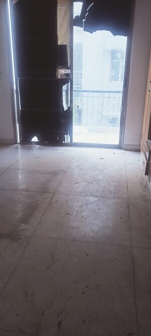 Room in 3 BHK Apartment at Sector 10 Dwarka – for Rent