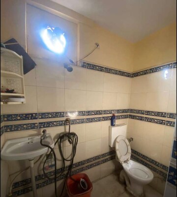 Attached Bathroom in 2 BHK Apartment at City Centre – for Rent