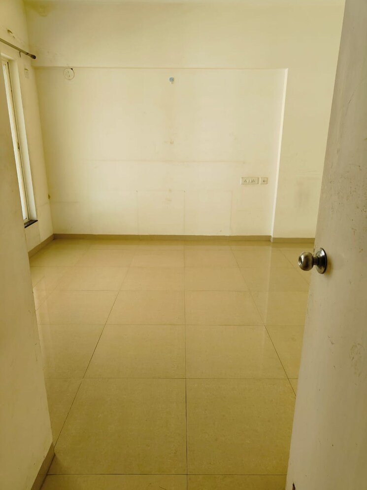Bathroom, vilas-javdekar-yashwin-anand 2 Bedroom 1000 Sq.Ft. Apartment In Sus Pune 9635640
