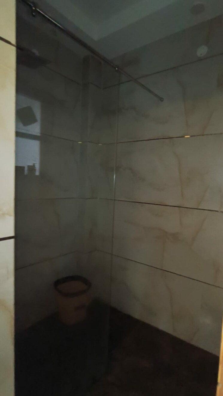 Bathroom, green fields colony 4 Bedroom 365 Sq.Yd. Builder Floor In Green Fields Colony Faridabad 9635695