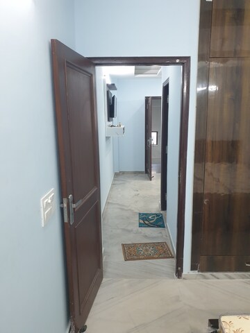 Building Lobby in 1 BHK Builder Floor at Dlf Phase V – for Rent