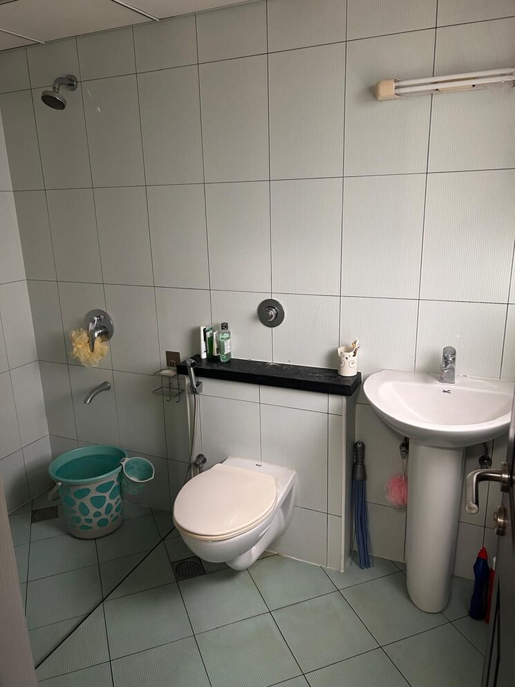 Bathroom, sobha-forest-view 3 Bedroom 1890 Sq.Ft. Apartment In Kanakapura Road Bangalore 9635725