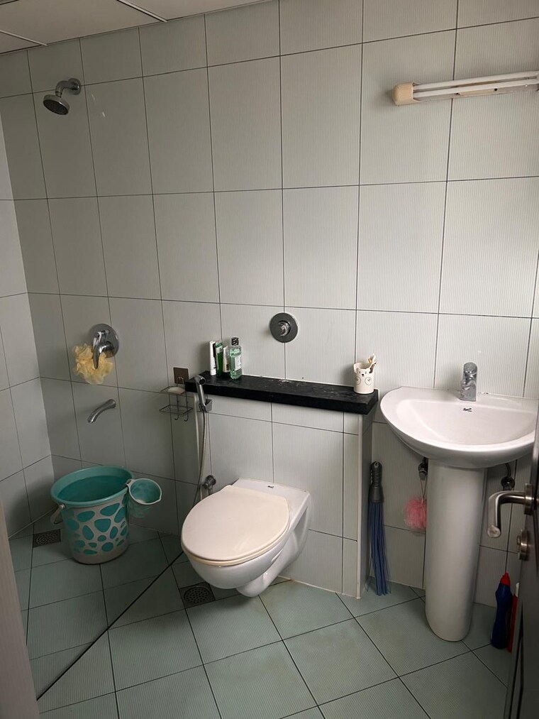 Bathroom, sobha-forest-view 3 Bedroom 1890 Sq.Ft. Apartment In Kanakapura Road Bangalore 9635725